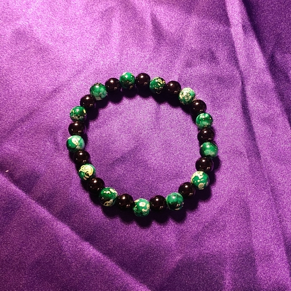 green and black bracelet 💚🖤 - Picture 3 of 5